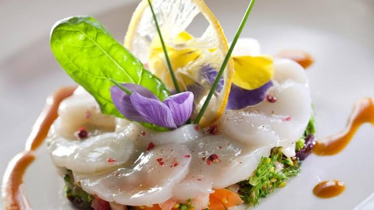 Sensasi 'Neo-Nusantara Fusion': Ketika Kuliner Tradisional Langka Dipadukan dengan Teknik Gastronomi Molekuler di Agustus 2026